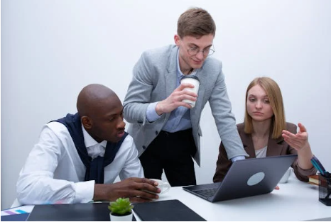 怎么申請移居香港